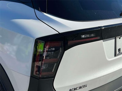 2025 Nissan Kicks SR