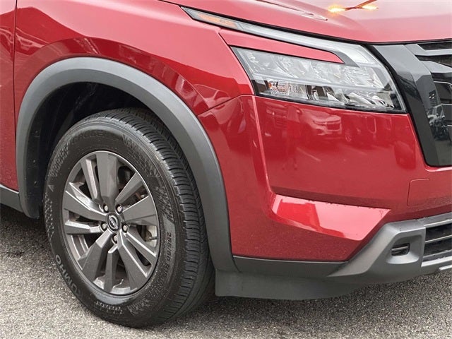 2023 Nissan Pathfinder SV