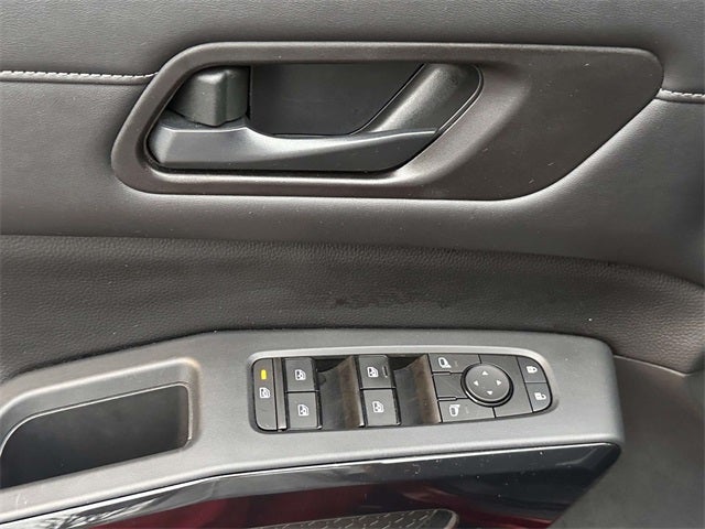 2023 Nissan Pathfinder SV