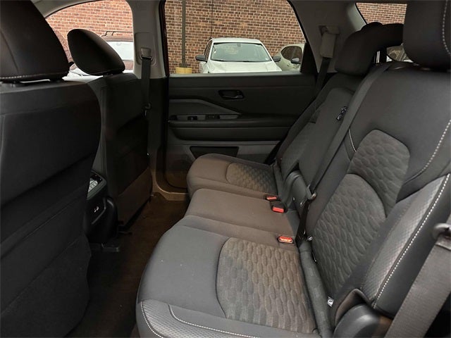 2023 Nissan Pathfinder SV