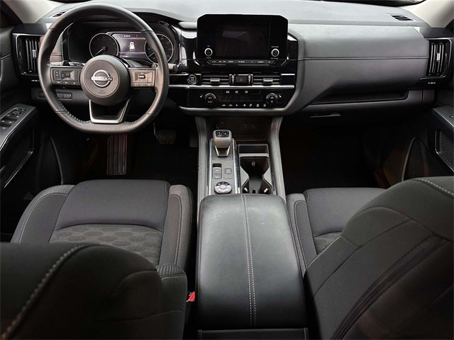 2023 Nissan Pathfinder SV