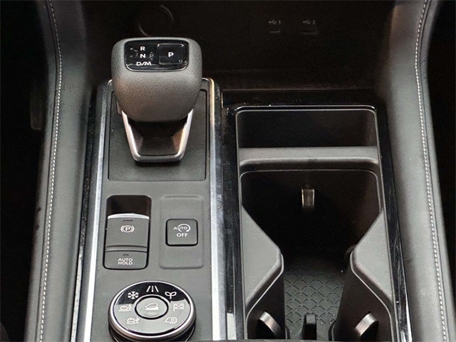 2023 Nissan Pathfinder SV