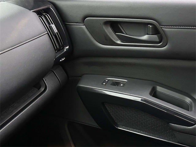 2023 Nissan Pathfinder SV