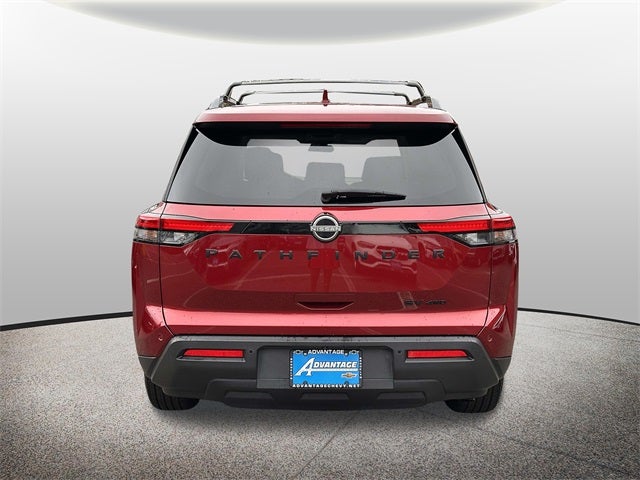 2023 Nissan Pathfinder SV