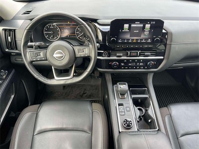 2023 Nissan Pathfinder SL