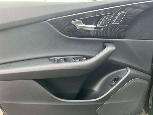 2023 Audi Q8 55 Premium quattro