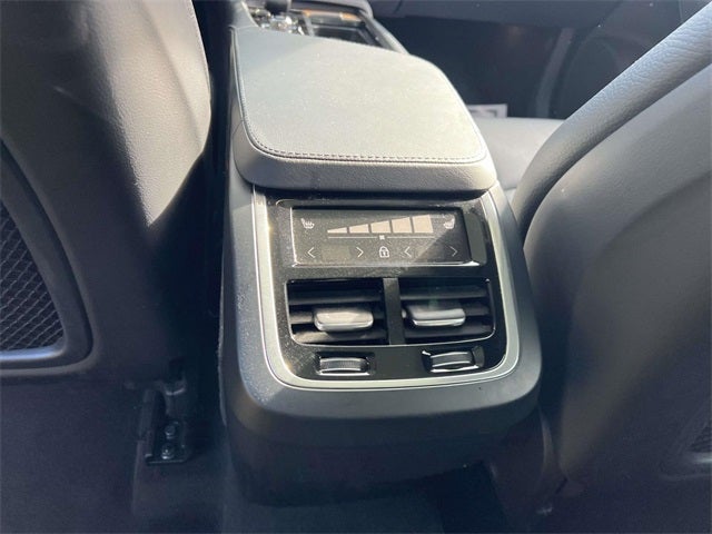 2024 Volvo XC90 B6 Plus Bright Theme