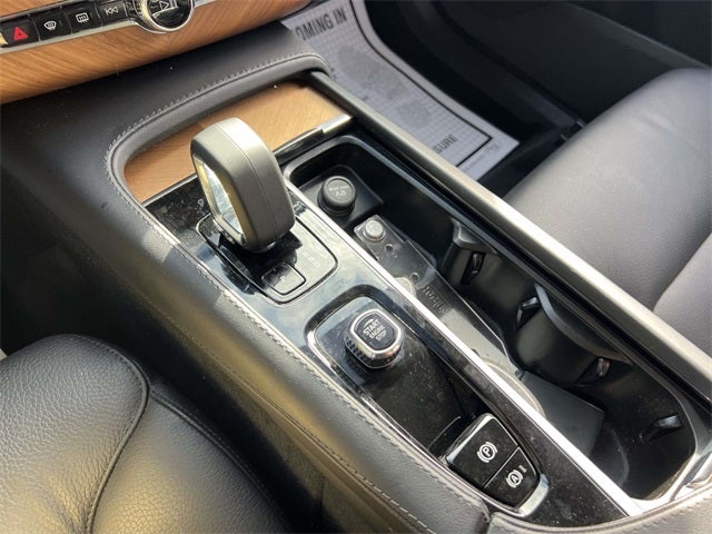 2024 Volvo XC90 B6 Plus Bright Theme