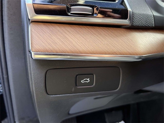 2024 Volvo XC90 B6 Plus Bright Theme