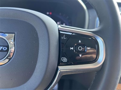 2024 Volvo XC90 B6 Plus Bright Theme