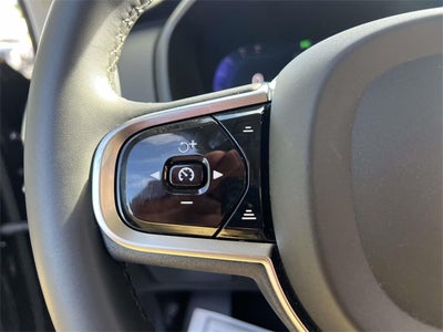 2024 Volvo XC90 B6 Plus Bright Theme