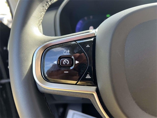 2024 Volvo XC90 B6 Plus Bright Theme